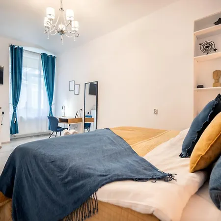 Historical Townhouse - Hypercenter