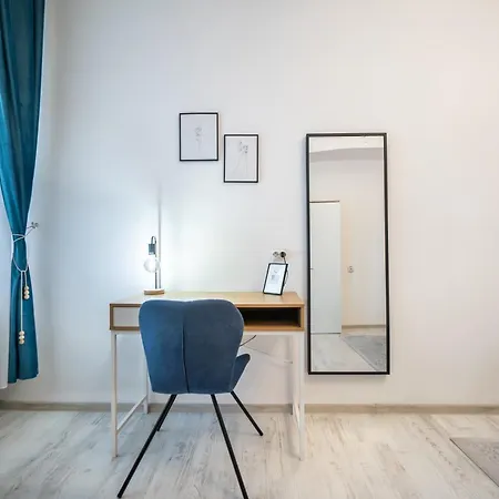 Historical Townhouse - Hypercenter Апартаменты