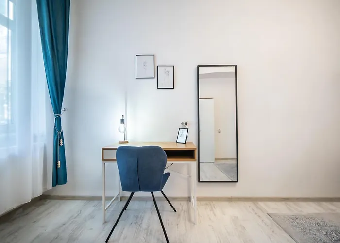 Historical Townhouse - Hypercenter Apartment